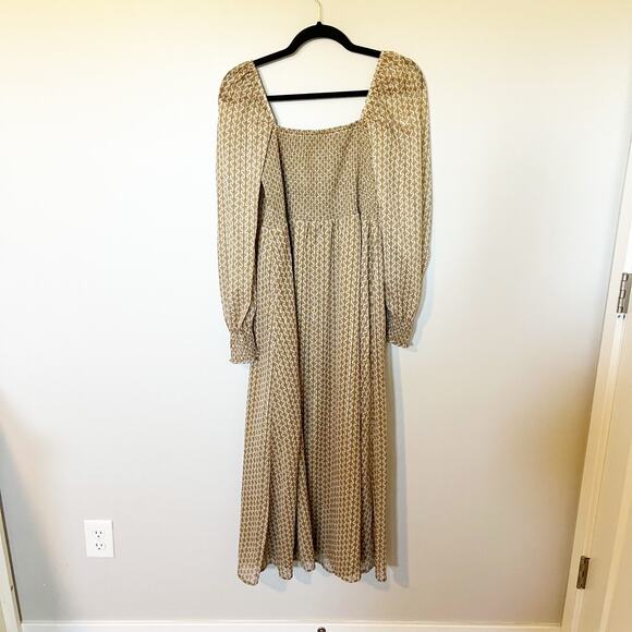 OPT Classic Smocked Long Sleeve
Front Slit Maxi Dress in Geo Print medium - Picture 4 of 11